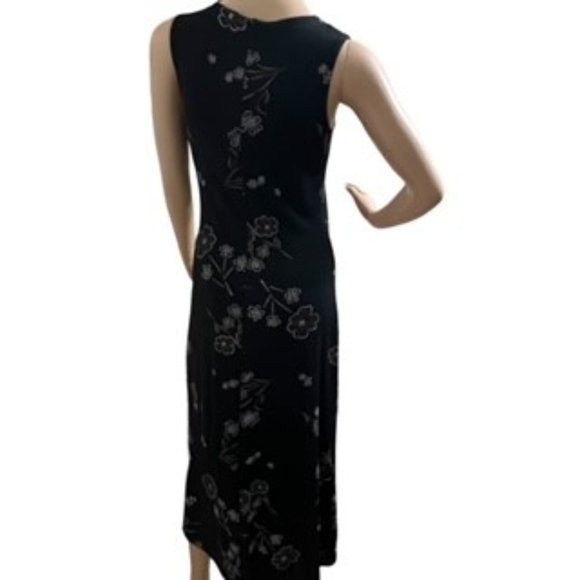 Black Dress - Picture 4 of 7